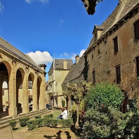Holiday home Petite Maison En Pierre Au Coeur Du Perigord Noir Proche De Sarlat Et Rocamadour Salignac Eyvigues