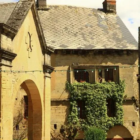 Holiday home Petite Maison En Pierre Au Coeur Du Perigord Noir Proche De Sarlat Et Rocamadour *