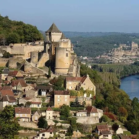 Holiday home Petite Maison En Pierre Au Coeur Du Perigord Noir Proche De Sarlat Et Rocamadour *