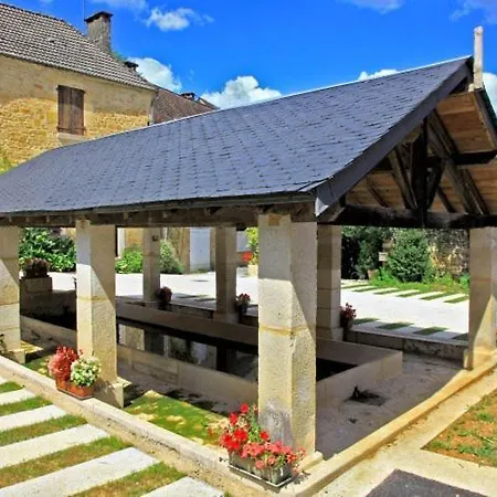 Holiday home Petite Maison En Pierre Au Coeur Du Perigord Noir Proche De Sarlat Et Rocamadour