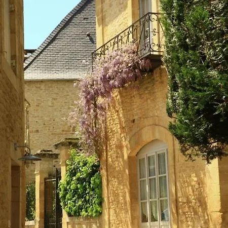 Petite Maison En Pierre Au Coeur Du Périgord Noir Proche De Sarlat Et Rocamadour