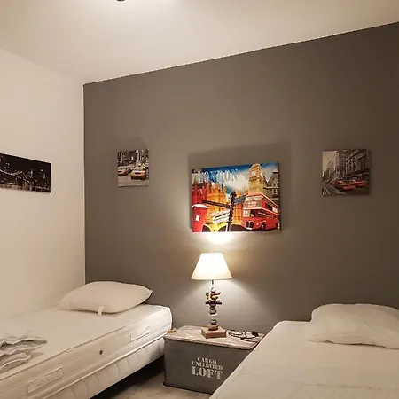 Petite Maison En Pierre Au Coeur Du Perigord Noir Proche De Sarlat Et Rocamadour Salignac Eyvigues
